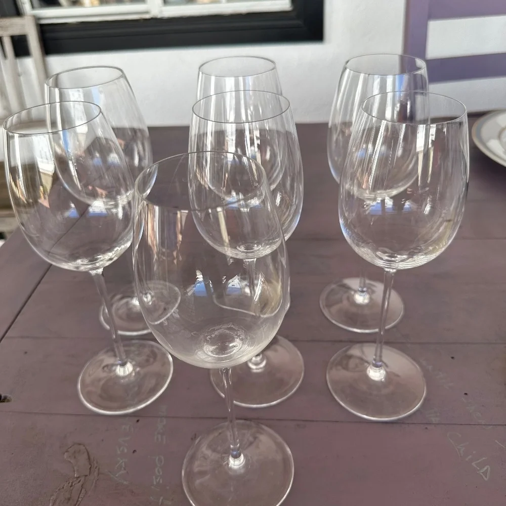 Williams Sonoma 7 White Whine Glasses